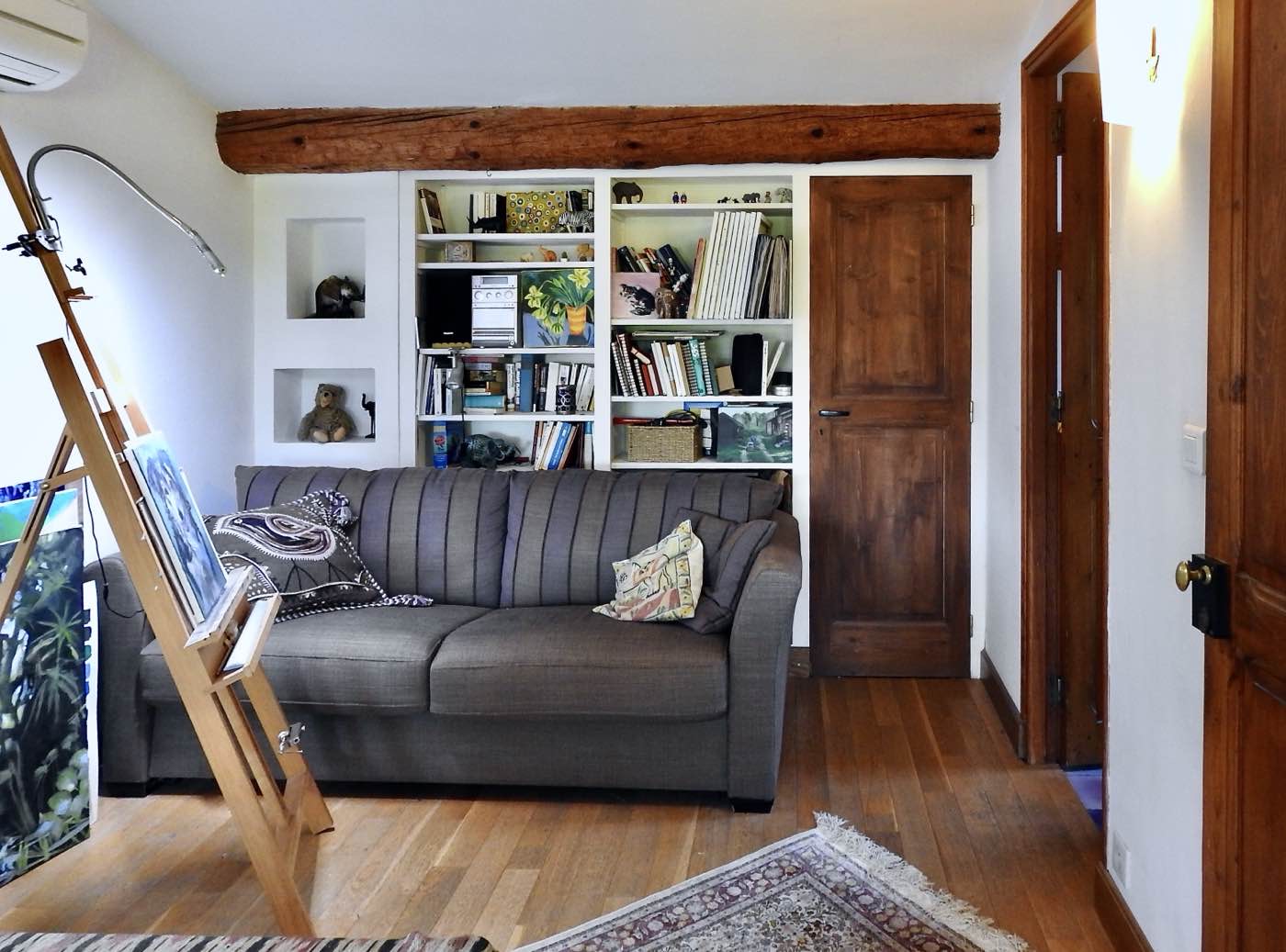 Bedroom (upper floor)